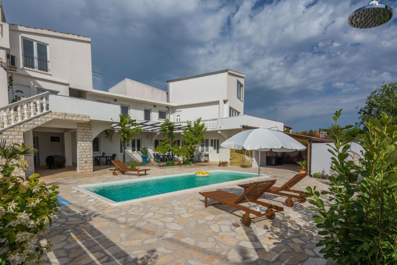 Apartments Barbara Трибунь Экстерьер фото